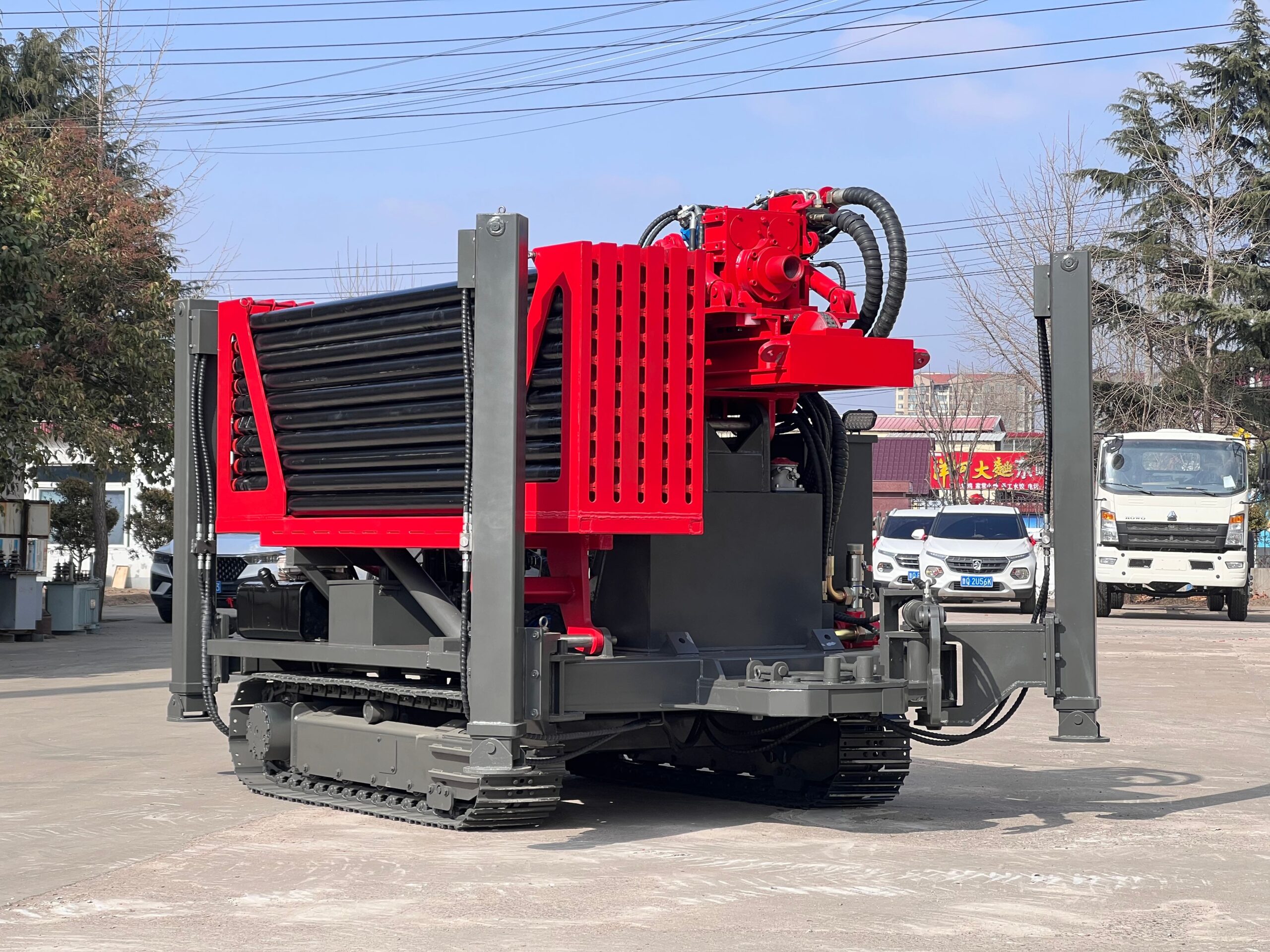 HY280 crawler hydraulic water well drilling rig with built‑in drill rod storage rack