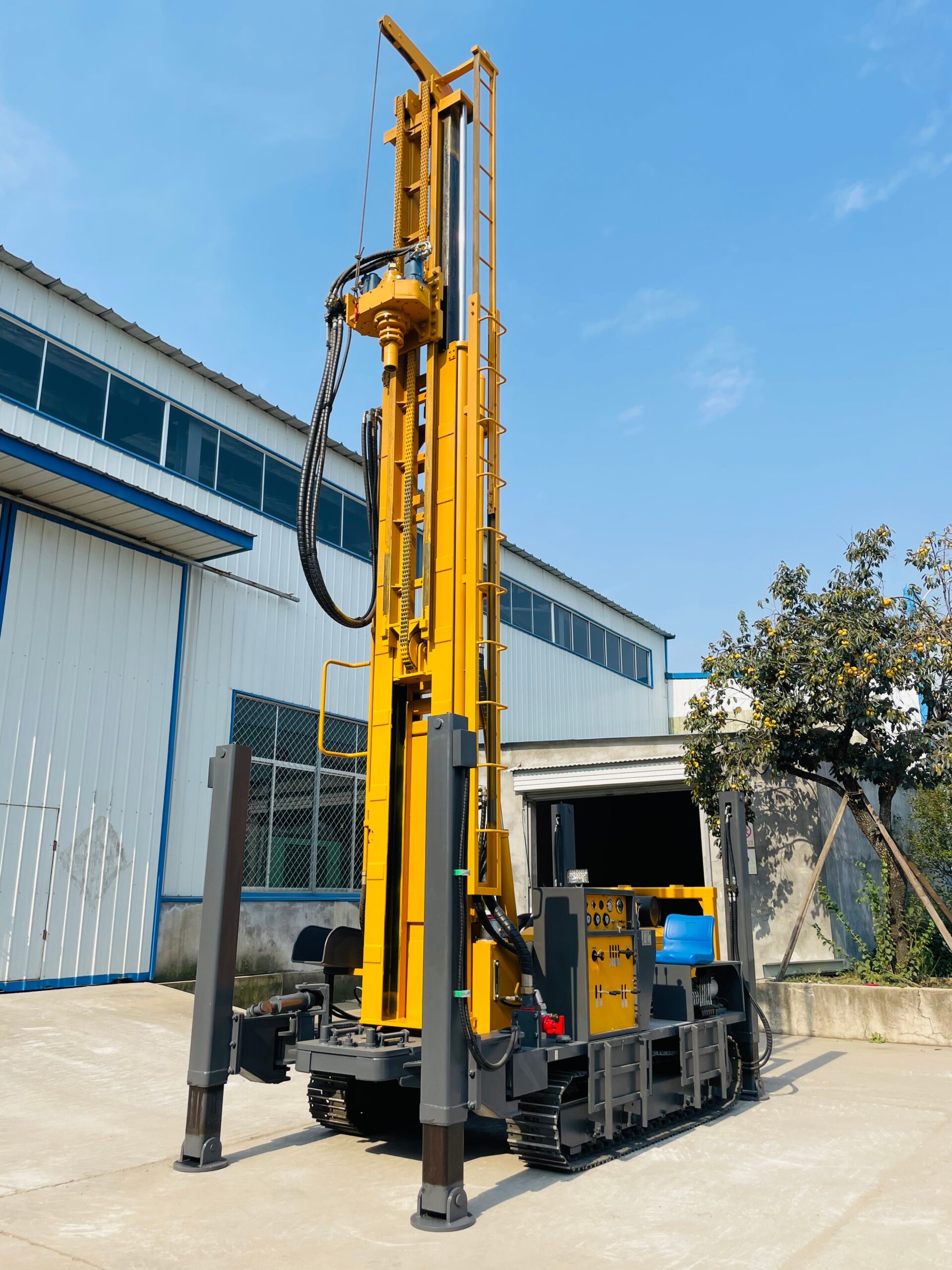 HY500 crawler water well drilling rig side view